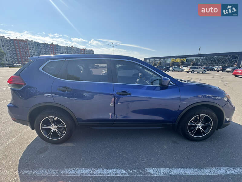 Внедорожник / Кроссовер Nissan Rogue 2016 в Киеве
