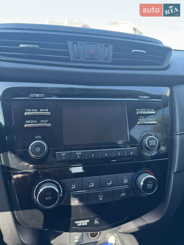 Внедорожник / Кроссовер Nissan Rogue 2016 в Киеве