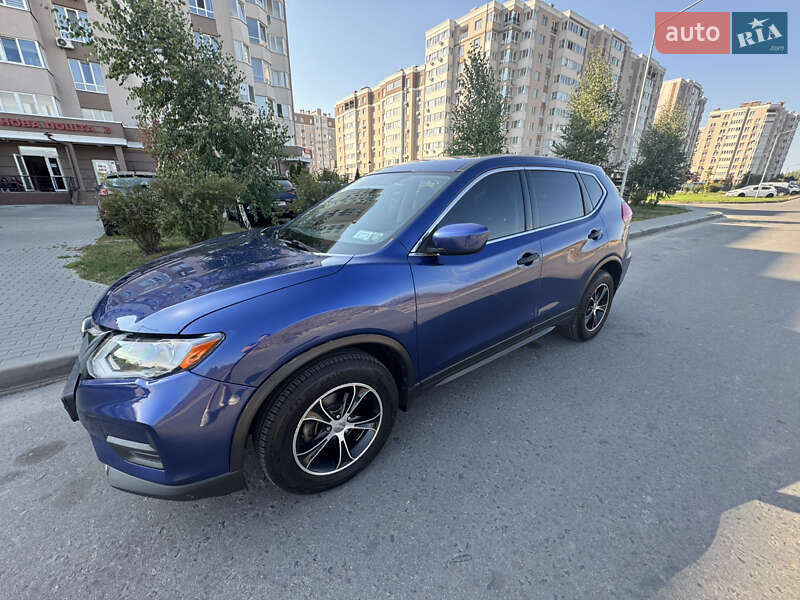 Внедорожник / Кроссовер Nissan Rogue 2016 в Киеве