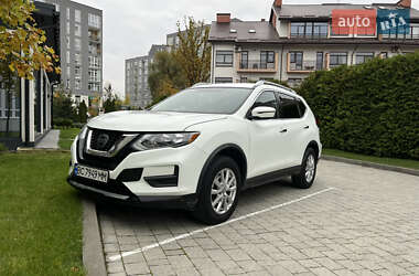 Внедорожник / Кроссовер Nissan Rogue 2017 в Львове