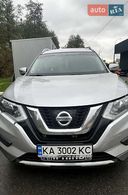 Внедорожник / Кроссовер Nissan Rogue 2016 в Ирпене