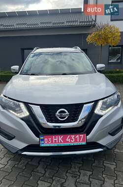 Позашляховик / Кросовер Nissan Rogue 2017 в Львові