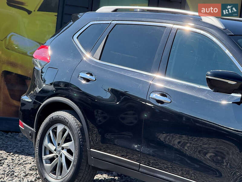 Внедорожник / Кроссовер Nissan Rogue 2018 в Стрые