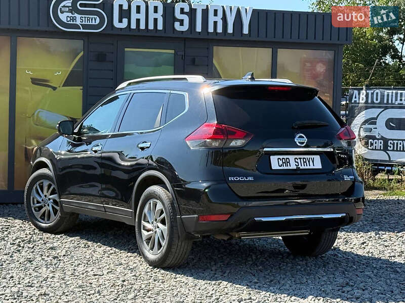 Внедорожник / Кроссовер Nissan Rogue 2018 в Стрые