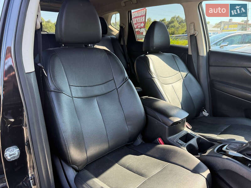 Внедорожник / Кроссовер Nissan Rogue 2018 в Стрые