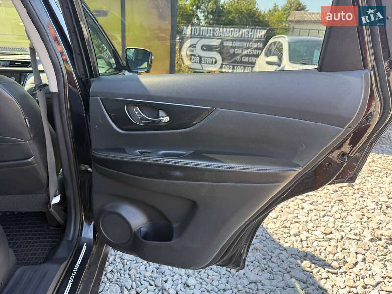 Внедорожник / Кроссовер Nissan Rogue 2018 в Стрые