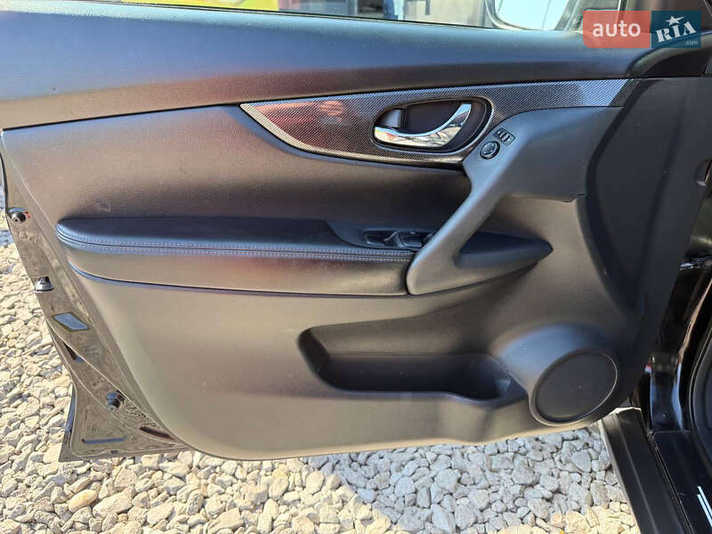 Внедорожник / Кроссовер Nissan Rogue 2018 в Стрые