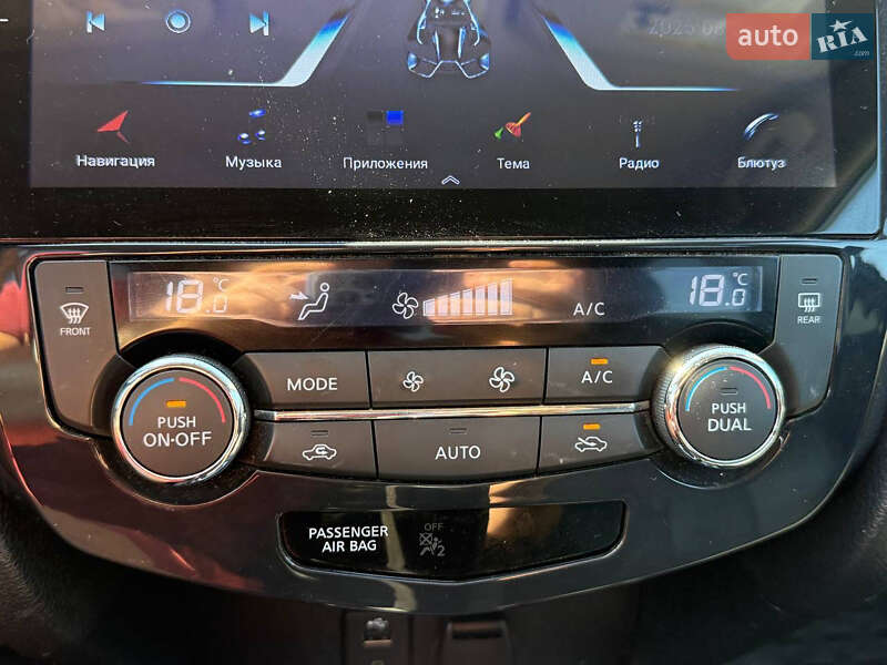 Внедорожник / Кроссовер Nissan Rogue 2018 в Стрые