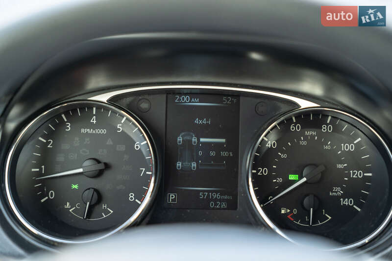 Позашляховик / Кросовер Nissan Rogue 2015 в Чернівцях