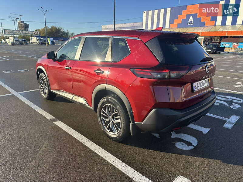 Внедорожник / Кроссовер Nissan Rogue 2021 в Киеве