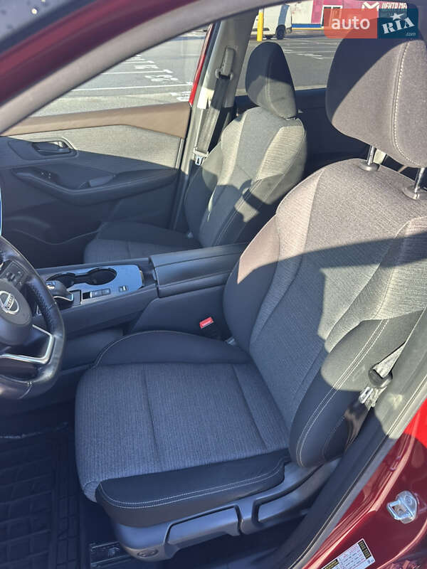 Внедорожник / Кроссовер Nissan Rogue 2021 в Киеве