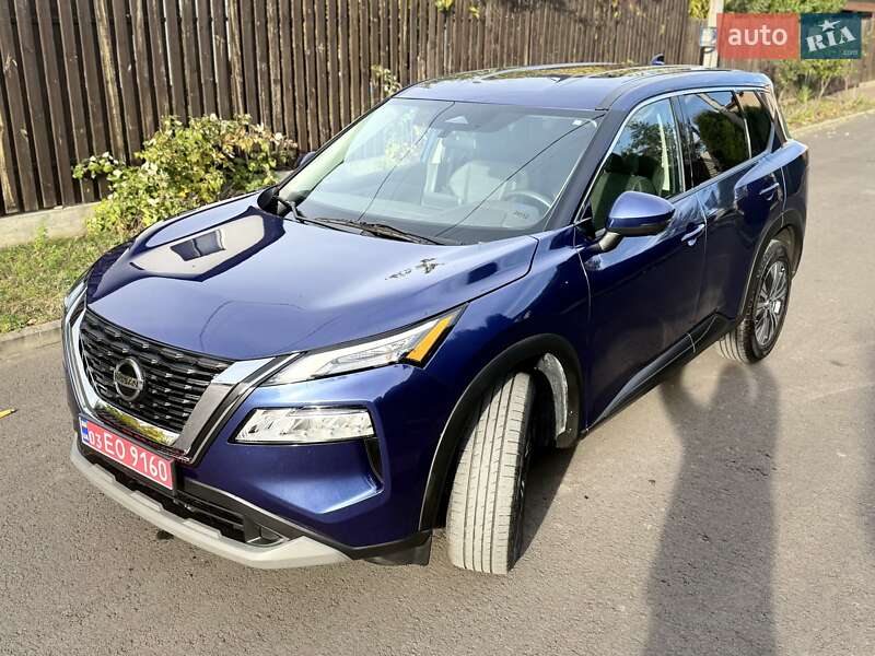 Внедорожник / Кроссовер Nissan Rogue 2021 в Киеве