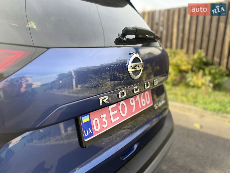 Внедорожник / Кроссовер Nissan Rogue 2021 в Киеве