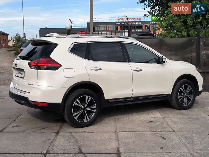 Внедорожник / Кроссовер Nissan Rogue 2017 в Киеве фото 7 Внедорожник / Кроссовер Nissan Rogue 2017 в Киеве