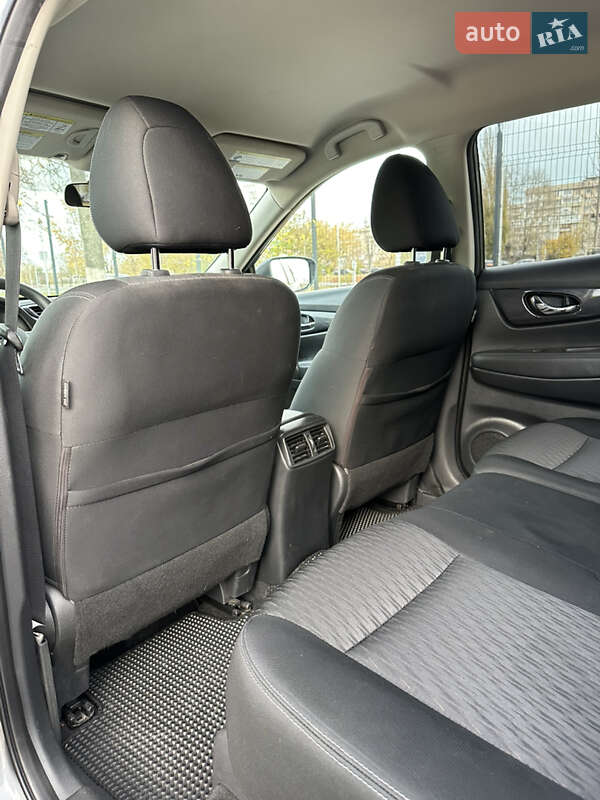 Позашляховик / Кросовер Nissan Rogue 2018 в Києві