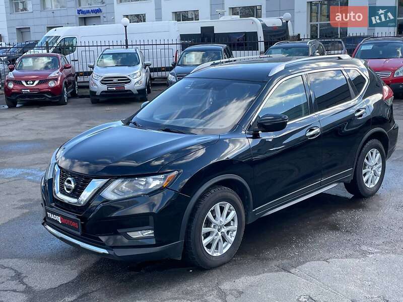 Позашляховик / Кросовер Nissan Rogue 2017 в Києві