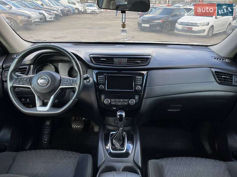 Позашляховик / Кросовер Nissan Rogue 2017 в Києві