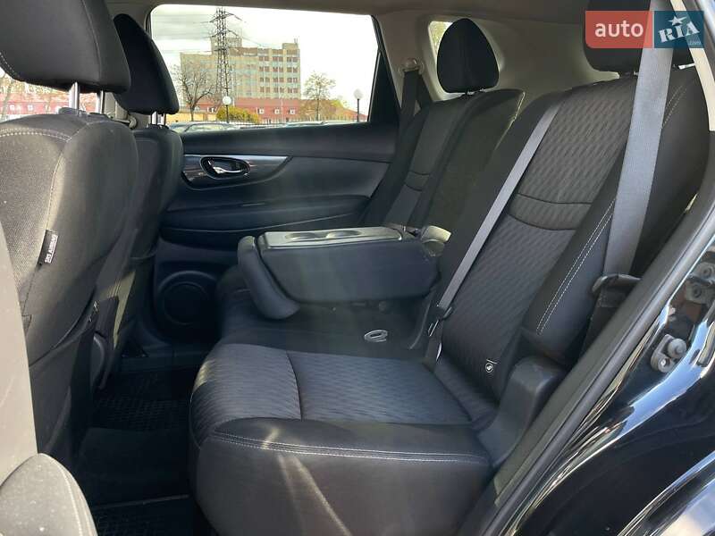 Позашляховик / Кросовер Nissan Rogue 2017 в Києві