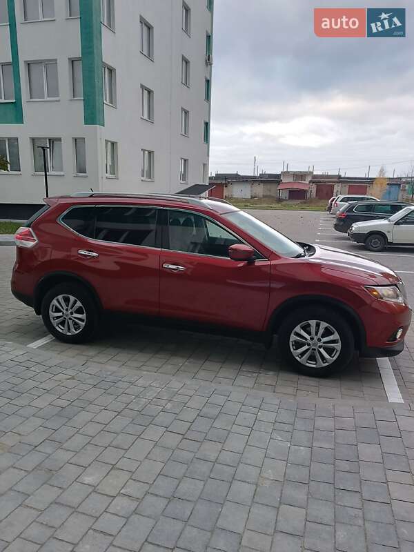 Позашляховик / Кросовер Nissan Rogue 2016 в Сарнах