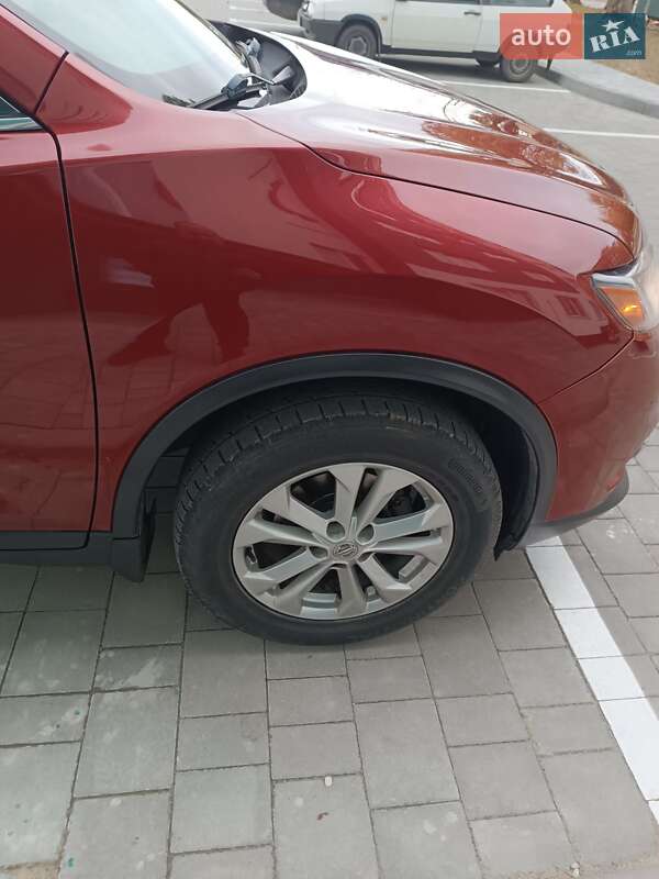 Позашляховик / Кросовер Nissan Rogue 2016 в Сарнах