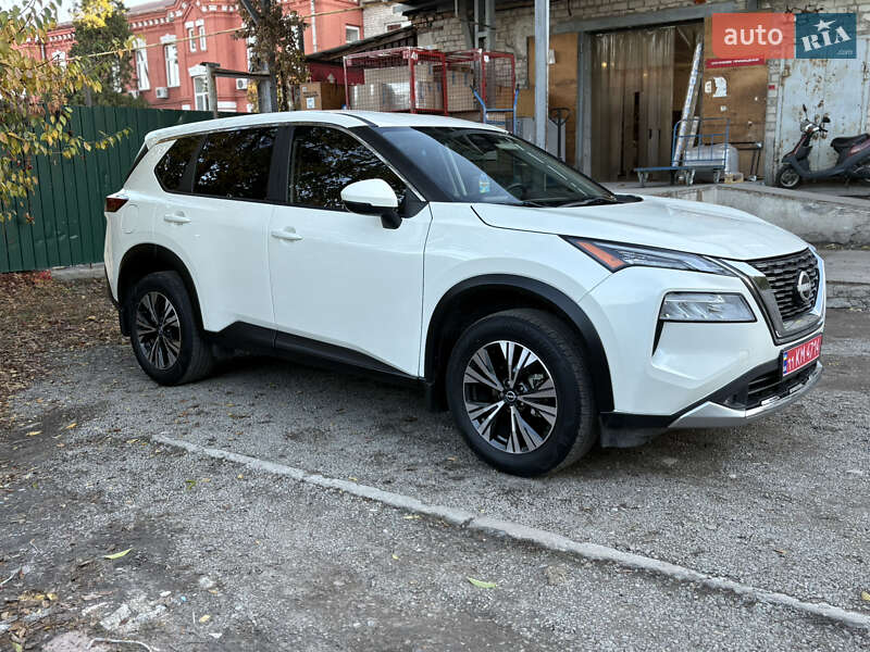 Внедорожник / Кроссовер Nissan Rogue 2022 в Каменском