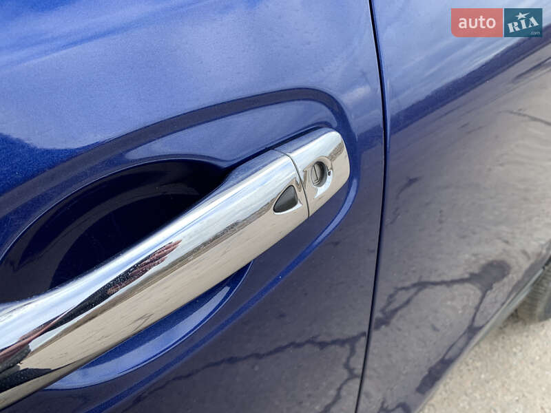 Внедорожник / Кроссовер Nissan Rogue 2018 в Полтаве