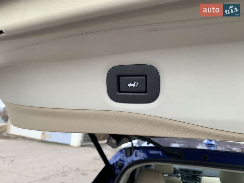 Внедорожник / Кроссовер Nissan Rogue 2018 в Полтаве