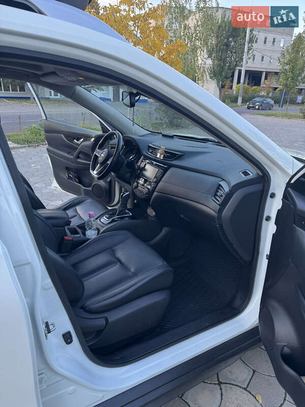 Внедорожник / Кроссовер Nissan Rogue 2018 в Одессе