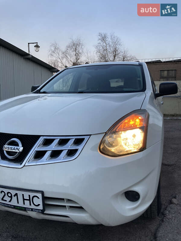 Внедорожник / Кроссовер Nissan Rogue 2014 в Запорожье