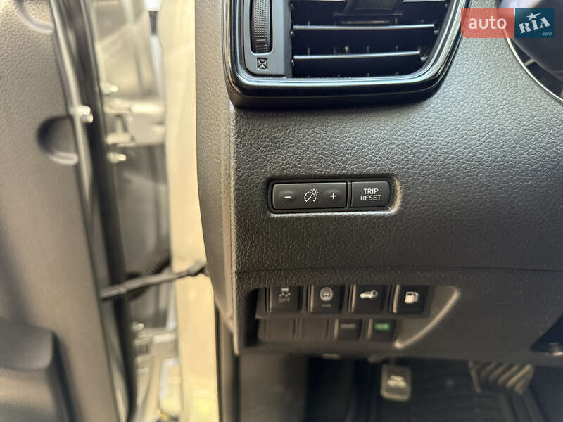 Внедорожник / Кроссовер Nissan Rogue 2019 в Ровно