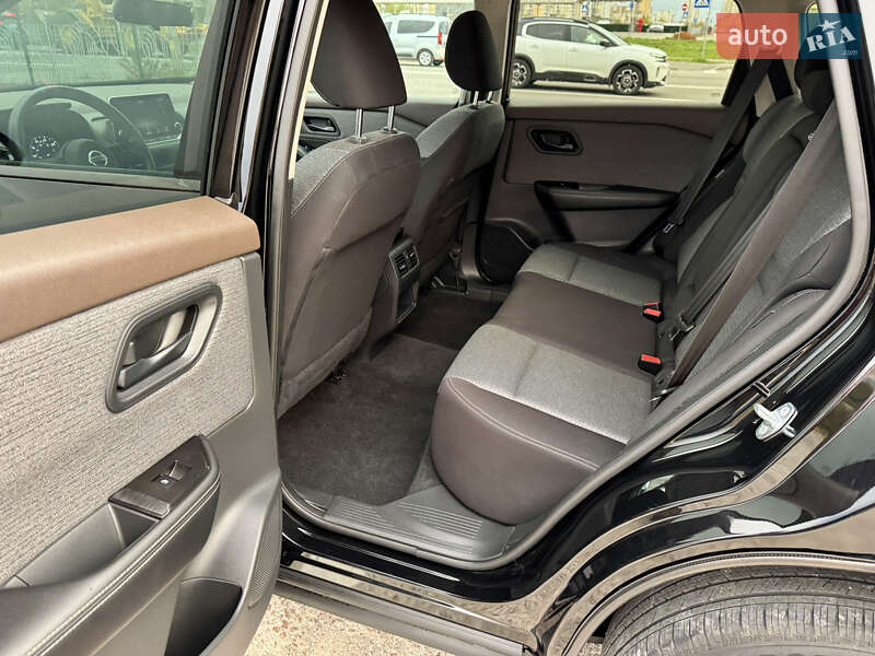 Внедорожник / Кроссовер Nissan Rogue 2021 в Киеве