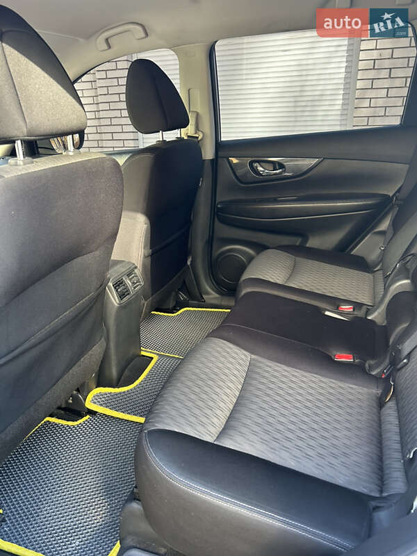 Позашляховик / Кросовер Nissan Rogue 2017 в Запоріжжі