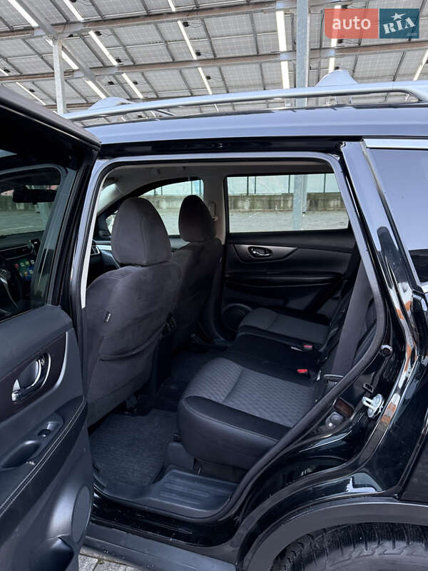 Внедорожник / Кроссовер Nissan Rogue 2015 в Львове