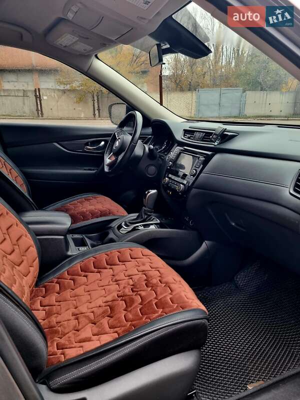 Внедорожник / Кроссовер Nissan Rogue 2018 в Харькове