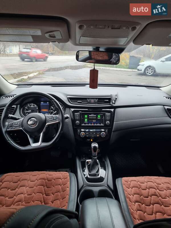 Внедорожник / Кроссовер Nissan Rogue 2018 в Харькове