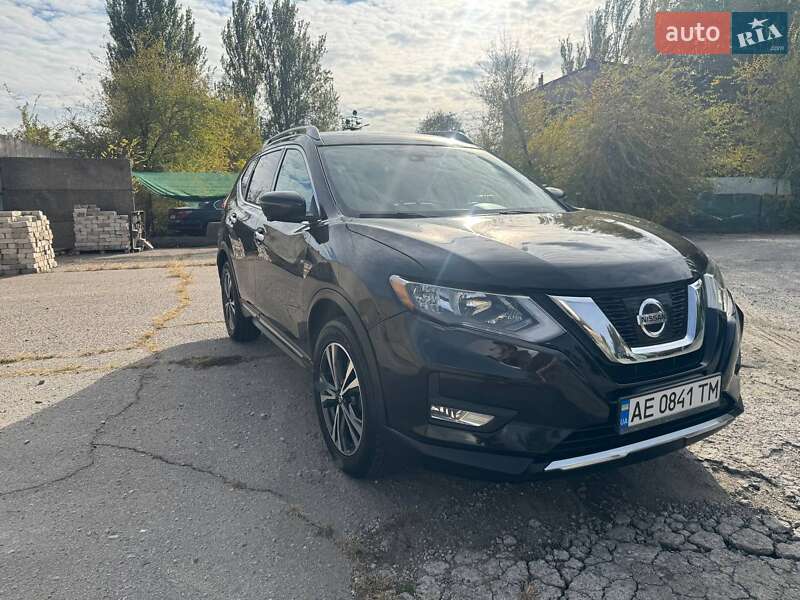 Позашляховик / Кросовер Nissan Rogue 2017 в Запоріжжі