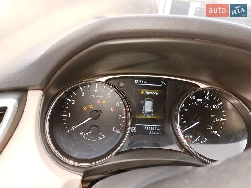 Внедорожник / Кроссовер Nissan Rogue 2016 в Виннице