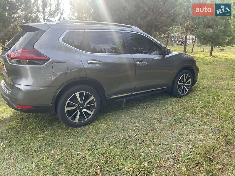 Внедорожник / Кроссовер Nissan Rogue 2019 в Бродах
