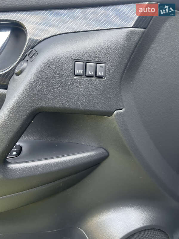 Внедорожник / Кроссовер Nissan Rogue 2019 в Бродах