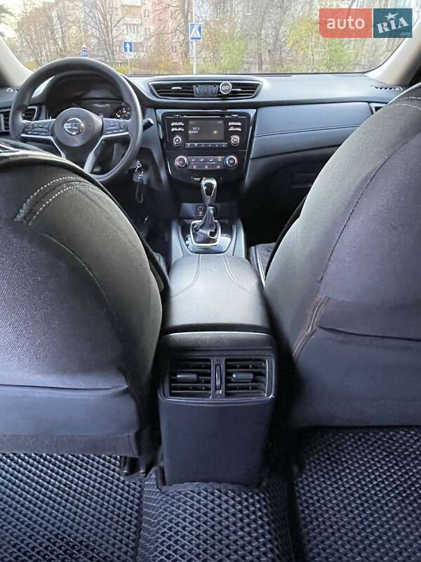 Позашляховик / Кросовер Nissan Rogue 2017 в Вінниці