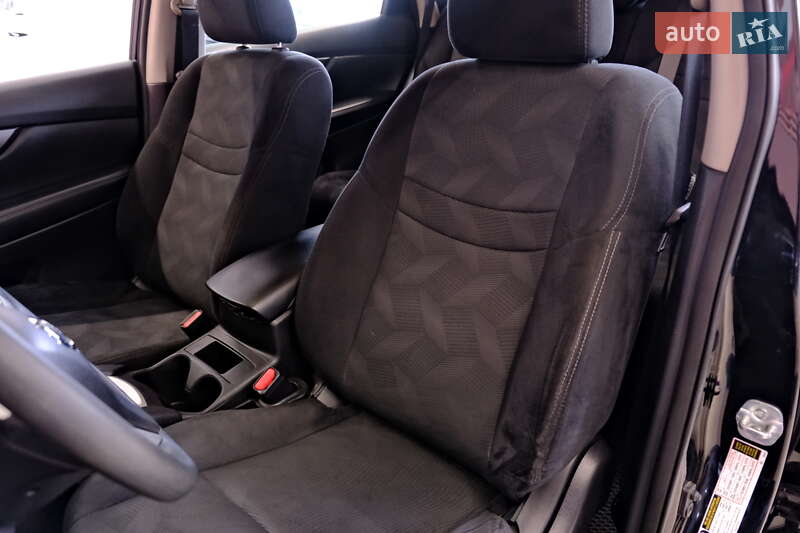 Позашляховик / Кросовер Nissan Rogue 2016 в Одесі