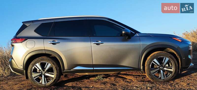 Внедорожник / Кроссовер Nissan Rogue 2022 в Первомайске