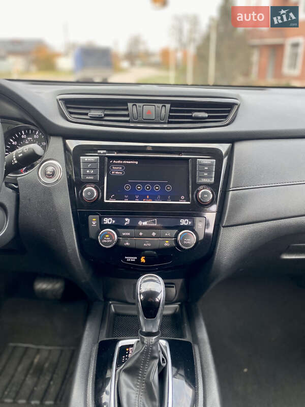 Внедорожник / Кроссовер Nissan Rogue 2018 в Лубнах