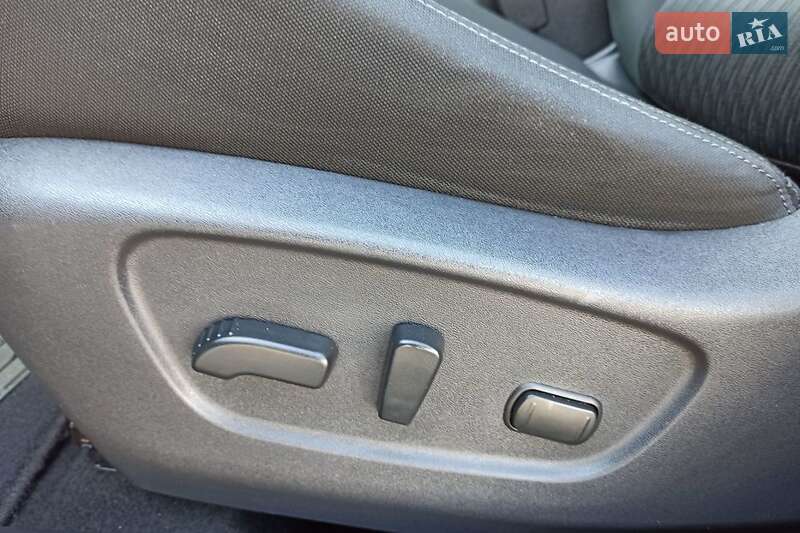 Внедорожник / Кроссовер Nissan Rogue 2017 в Днепре фото 11 Внедорожник / Кроссовер Nissan Rogue 2017 в Днепре