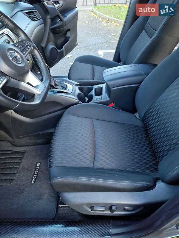 Позашляховик / Кросовер Nissan Rogue 2018 в Одесі