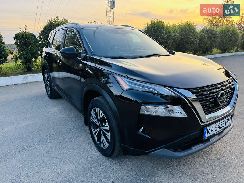 Внедорожник / Кроссовер Nissan Rogue 2022 в Киеве