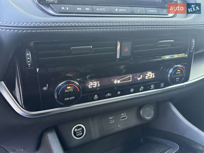 Внедорожник / Кроссовер Nissan Rogue 2022 в Киеве