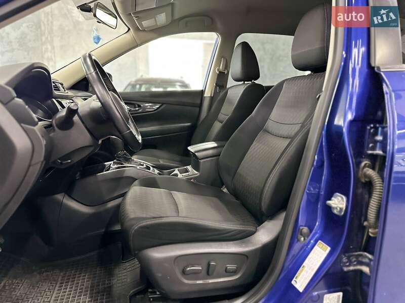 Внедорожник / Кроссовер Nissan Rogue 2018 в Каменском