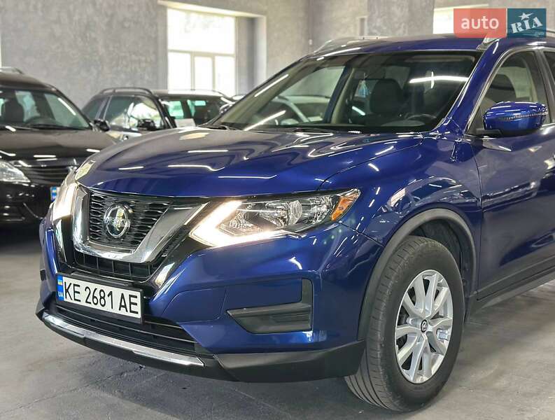 Внедорожник / Кроссовер Nissan Rogue 2018 в Каменском