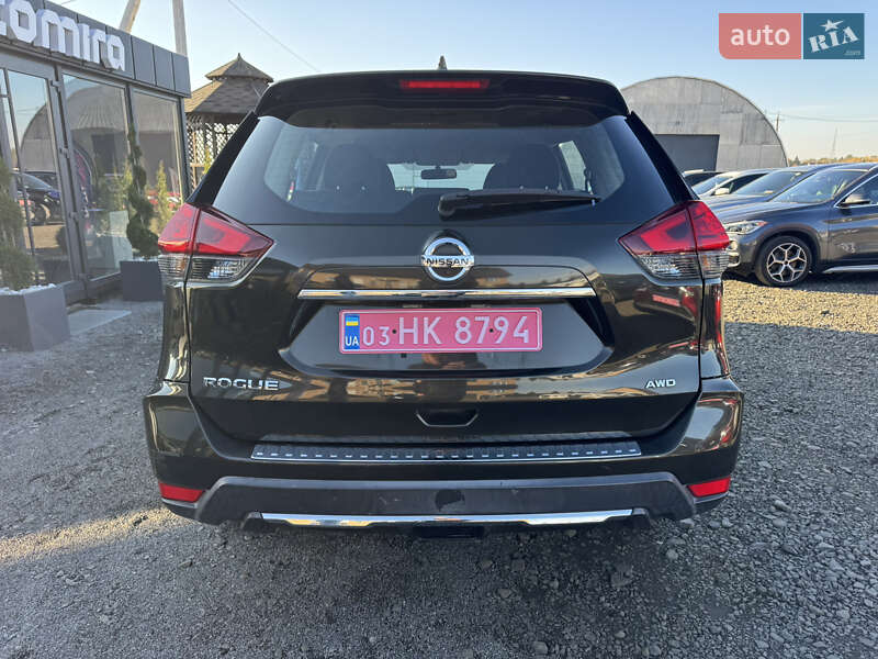 Позашляховик / Кросовер Nissan Rogue 2017 в Луцьку